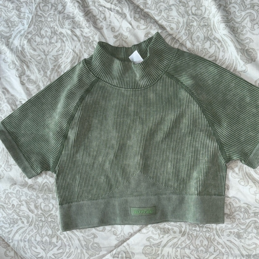 BO+TEE green acid wash workout top || size:small